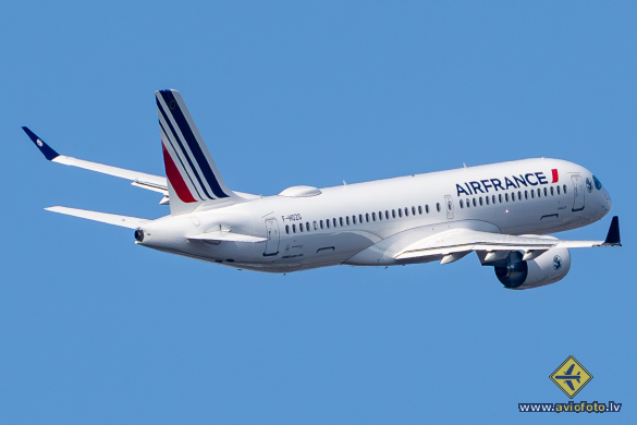 Airbus A220-300